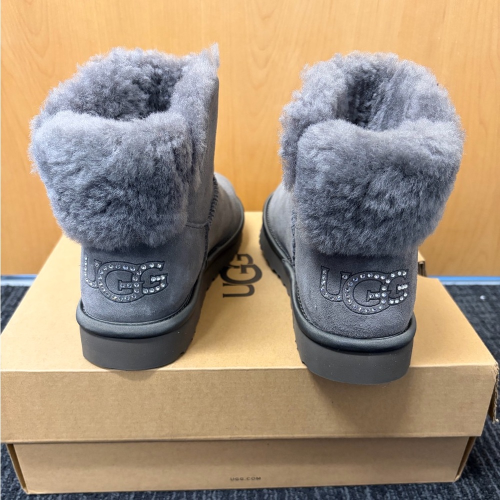 NIB UGG Gray Mini Bling Sheepskin Boots / Women size 7